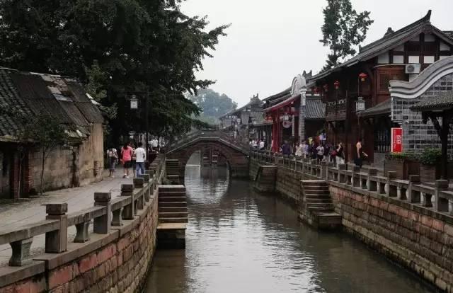 逃出巫婆屋